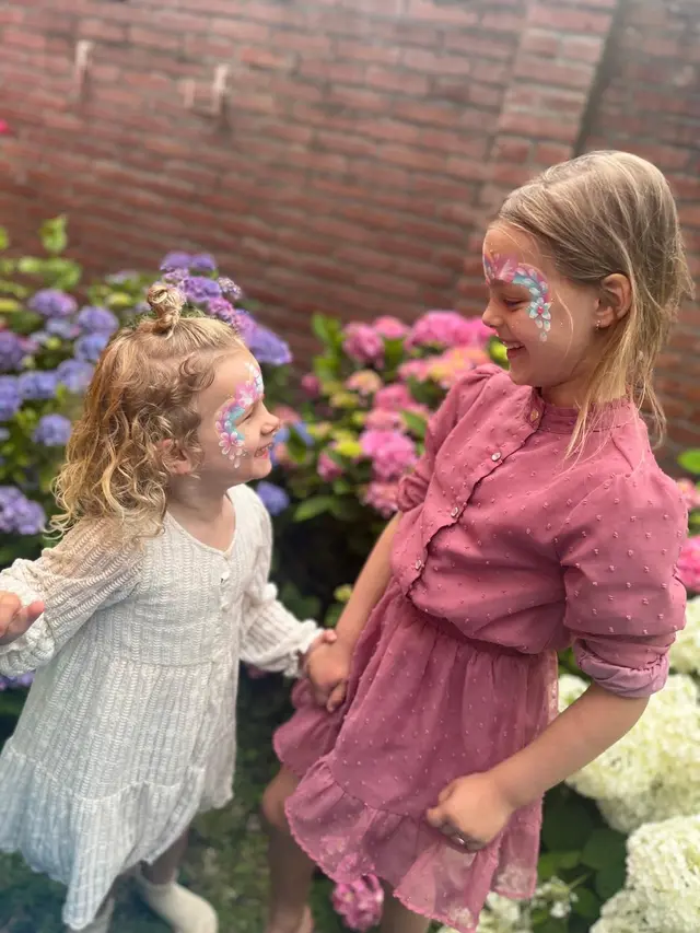 Bloemen en regenboog